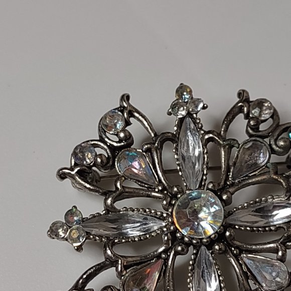 Pretty Vintage Metal And Plastic Brooch - Picture 5 of 11